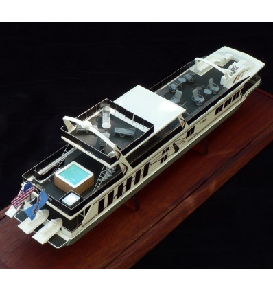 Custom Models - Fantasy Yachts Houseboat - Fantasy Yachts Houseboat 110 "Cents Less" - Abordage