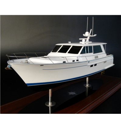 Custom Models - Elite Marine Design - Elite 17.2m Sedan - Abordage