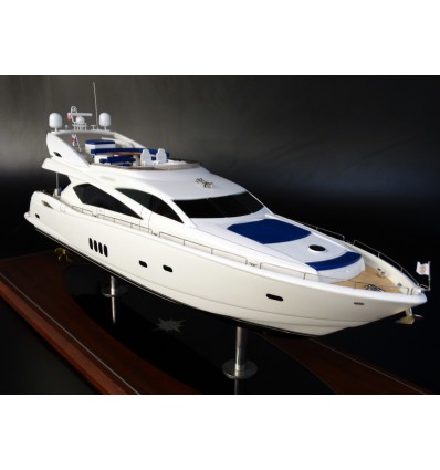 Custom Models - Sunseeker - SUNSEEKER 82 MOTOR YACHT "BIENAVENTURANZA V" - Abordage