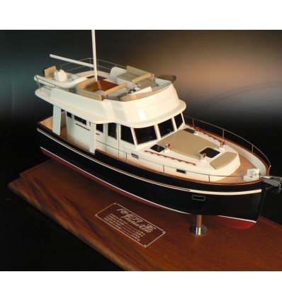 Custom Models - - Rhea Trawler 36 - Abordage