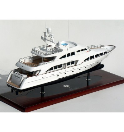 Custom Models - Benetti - Benetti 115 "Elaldrea" - Abordage