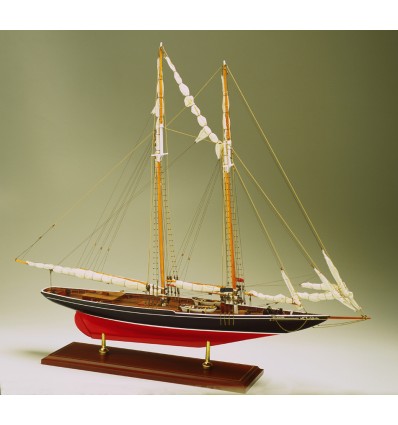 Classic Yachts - - Bluenose 1921 - Abordage