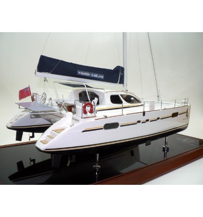 Custom Models - Catana - Catana 471 "Wildlife" - Abordage