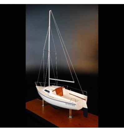 Custom Desk Models - Catalina - Catalina Capri 18 desk model - Abordage
