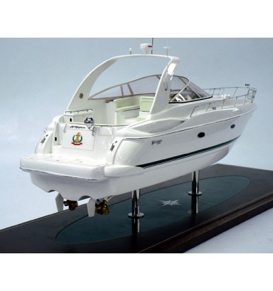 Custom Models - Cruisers Yachts - Cruisers Yachts 370 Express "M.D.J - Abordage
