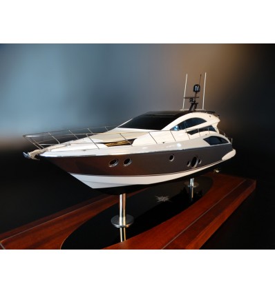 Custom Models - Marquis Yachts - Marquis SC 500 custom model - Abordage
