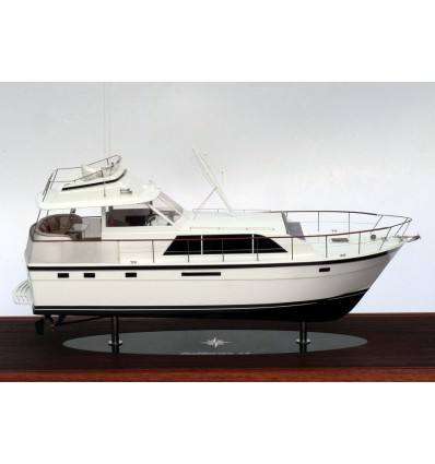 Custom Models - Hatteras - Hatteras 43 "Adelante" - Abordage
