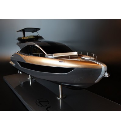 Custom Models - Lexus - Marquis-Lexus LY 650 custom model - Abordage