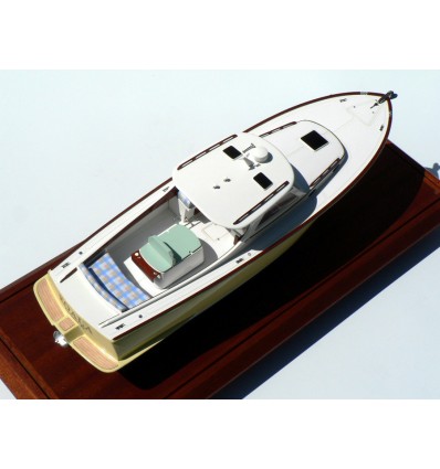 Custom Models - Hinckley - Hinckley Picnic "Koala" - Abordage