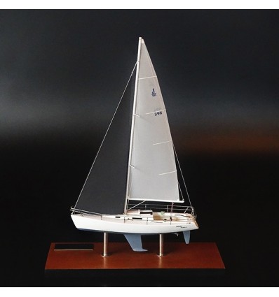Custom Desk Models - JBoats - J105 custom desk model - Abordage
