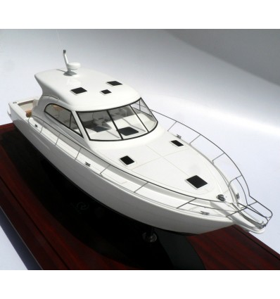 Custom Models - Riviera - Riviera 43 Offshore Express - Abordage
