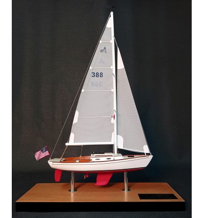 Custom Desk Models - Alerion Express - Alerion Express 28 custom desk model small replica - Abordage