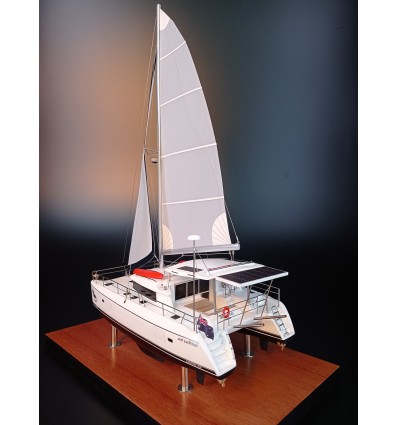 Custom Desk Models - - Lagoon 420 desk model - Abordage