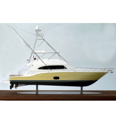 Custom Models - Bertram - Bertram 700 "Ghilo" - Abordage