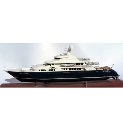 Custom Models - Trinity Yachts - Trinity Yachts Hull No. T-051 "New Horizon" Quad-Deck Motor Yacht. 242' - Abordage