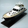 Custom Models - Grand Banks - Grand Banks Eastbay 58 "Constance" - Abordage