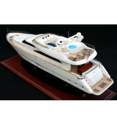 Custom Models - Dominator - Dominator 860 "Mariale II" - Abordage