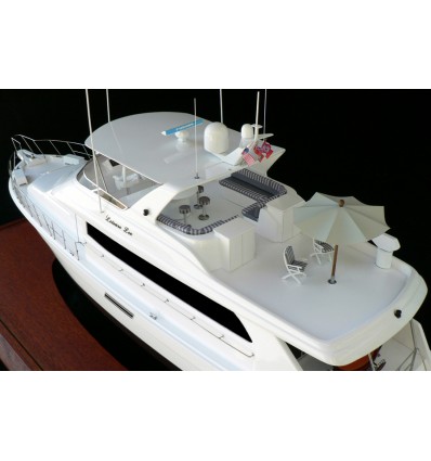 Custom Models - Hatteras - Hatteras 75 "Leisure Lee" - Abordage