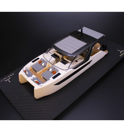 XQuisite Powercat 40 astounding desk model