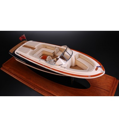 Chris Craft Launch 25, outstanding custom model